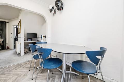 3 bedroom terraced house for sale, Fortin Close, South Ockendon, Essex, RM15