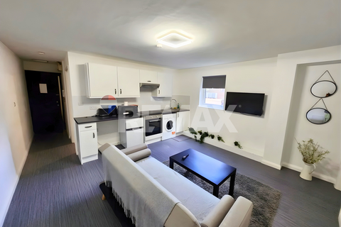 2 bedroom flat to rent, Vicarage Lane, London E6
