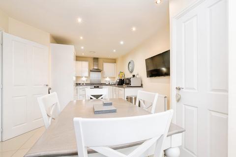 4 bedroom link detached house for sale, Meadow Drive, Aveley, South Ockendon, Essex, RM15