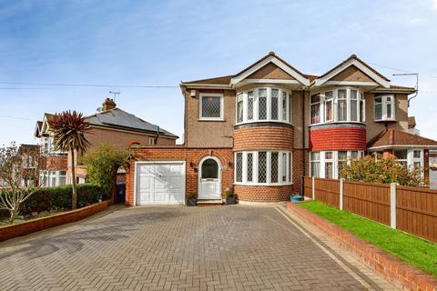 Lowlands Road, Aveley, South Ockendon, Essex, RM15