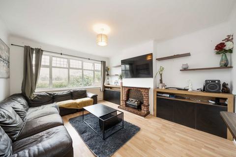 undefined, Staines Road East, Sunbury-On-Thames TW16
