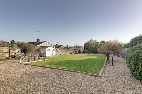 3 bedroom chalet for sale, Arundel Road, Worthing BN13