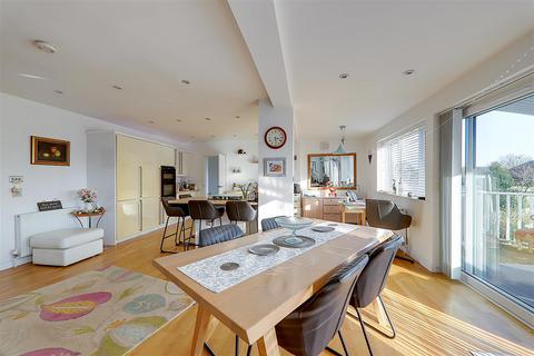 3 bedroom chalet for sale, Arundel Road, Worthing BN13