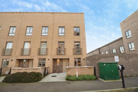 4 bedroom house for sale, Bridgend Crescent, Rainham, RM13