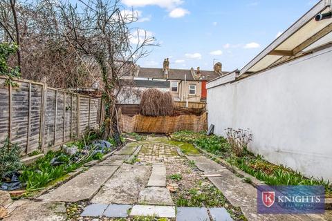 3 bedroom house for sale, Hester Road, London, N18