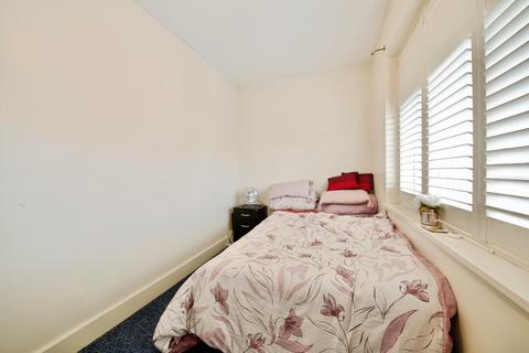 3 bedroom terraced house for sale, Tennyson Road, ROMFORD, Essex, RM3