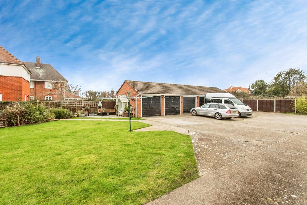 Garden &amp; Car Park