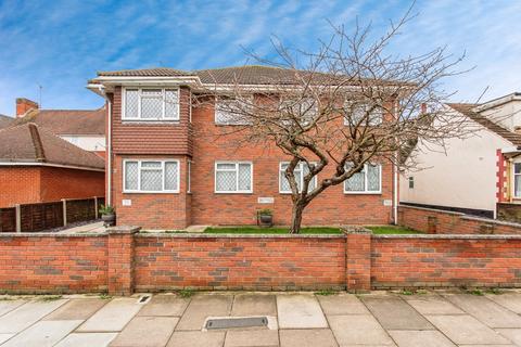 undefined, Eastbourne Grove, Westcliff-on-Sea, Essex, SS0