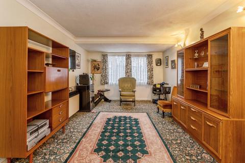1 bedroom flat for sale, Holland Road, WESTCLIFF-ON-SEA, Essex, SS0