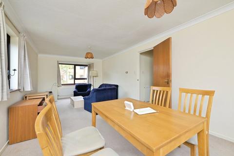 2 bedroom flat for sale, St. Stephens Place, Cambridge, Cambridgeshire, CB3