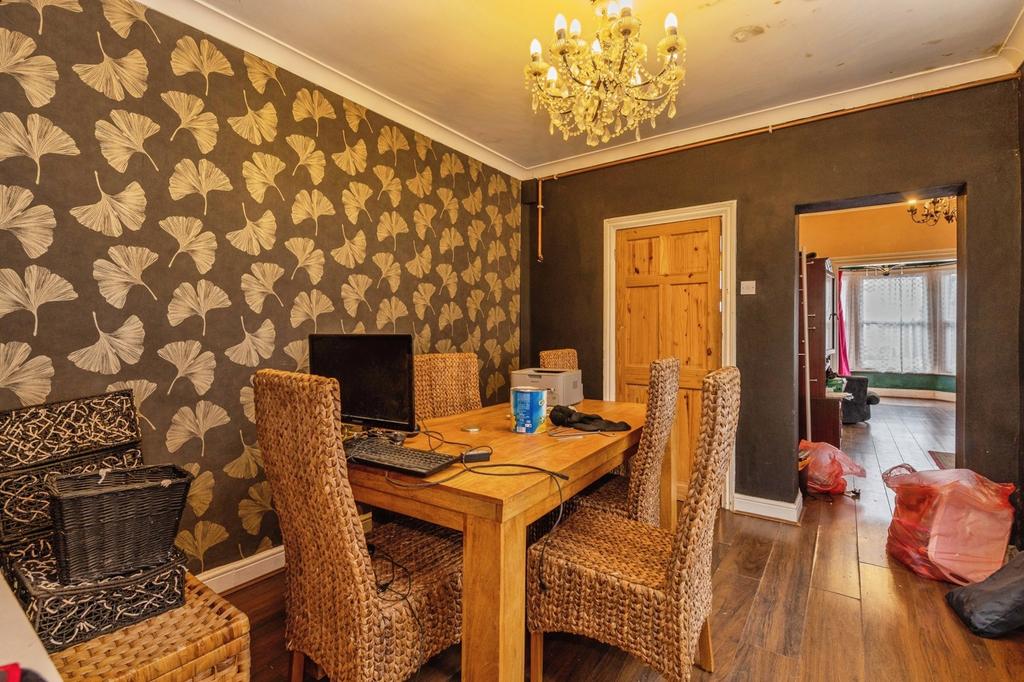 Pbox-IMG.jpg