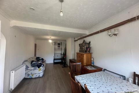4 bedroom terraced house to rent, Harley Road, Harrow HA1
