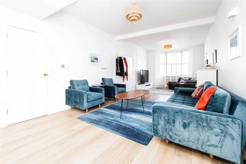 5 bedroom terraced house for sale, Caistor Park Road, London, E15