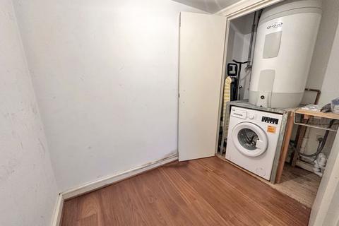 2 bedroom apartment to rent, High Street, Slough, Berkshire, SL1