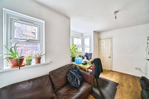 3 bedroom terraced house for sale, Selsdon Road, London, E13