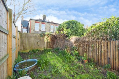 1 bedroom flat for sale, Bloxhall Road, London, E10