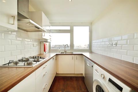 2 bedroom flat for sale, The Chiltons, Grove Hill, London, E18