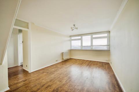 2 bedroom flat for sale, The Chiltons, Grove Hill, London, E18