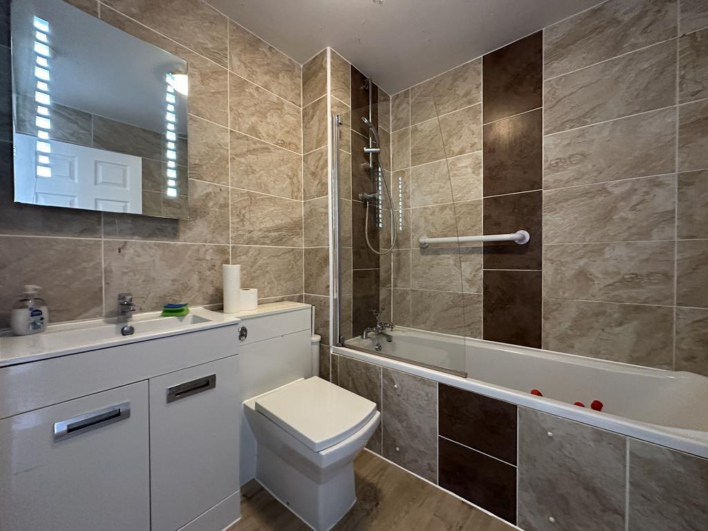 Bathroom.JPG