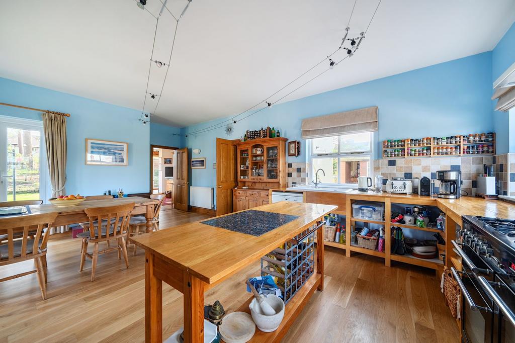 Kitchen / Breakfast Room