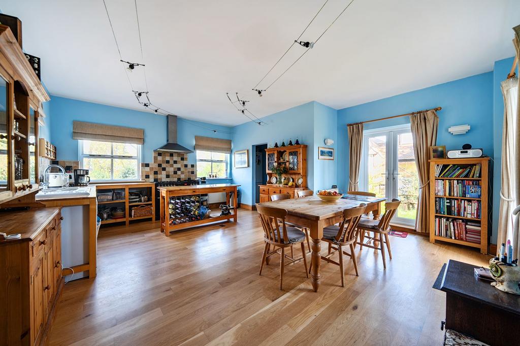 Kitchen / Breakfast Room