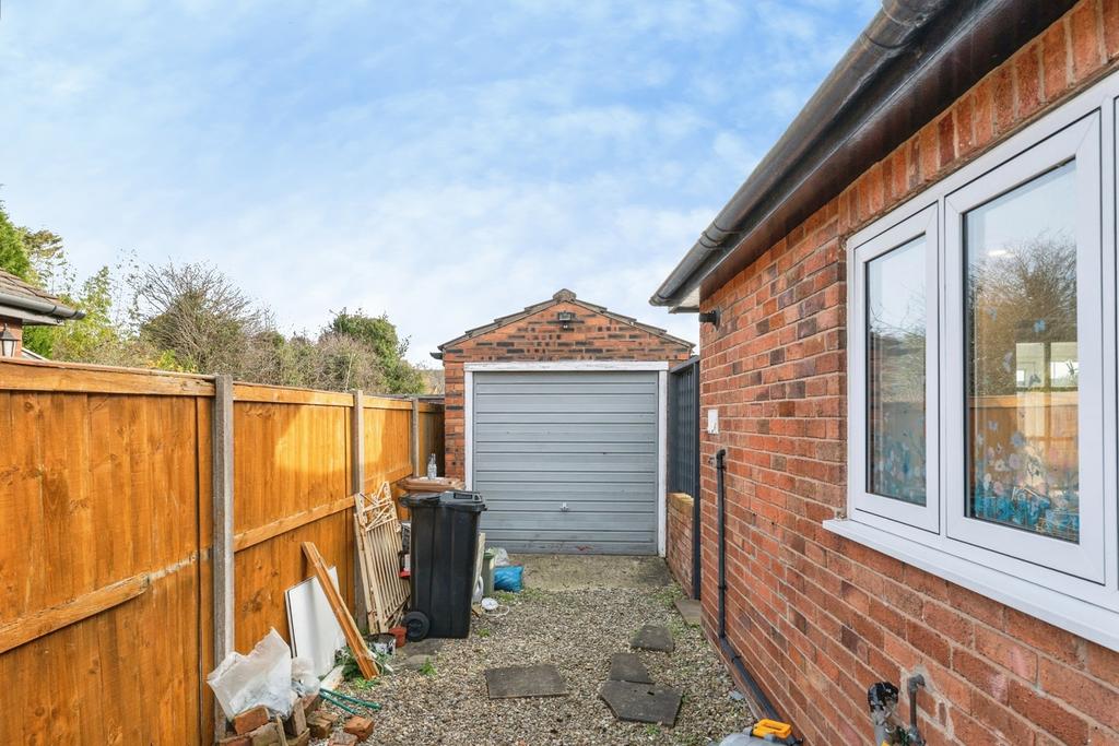 Driveway/Garage