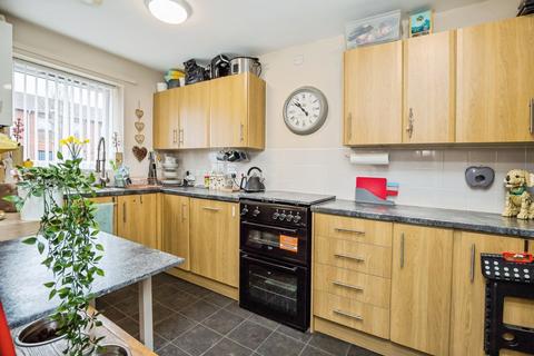 2 bedroom end of terrace house for sale, Chelmsford Court, CHESTER, Cheshire, CH1