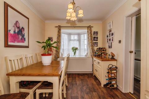 4 bedroom detached house for sale, Ashingdon Road, Rochford, Essex, SS4