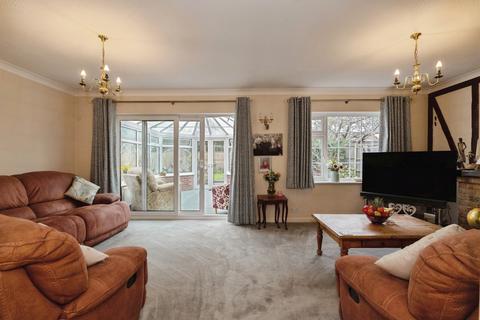 4 bedroom detached house for sale, Ashingdon Road, Rochford, Essex, SS4