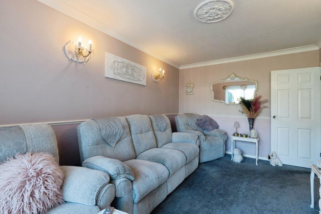Lounge/Bedroom Two