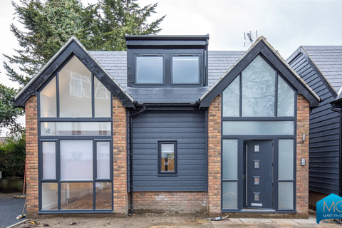 2 bedroom house to rent, Edeleny Close, East Finchley, London, N2