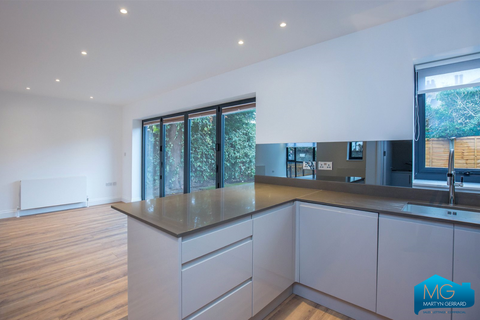 2 bedroom house to rent, Edeleny Close, East Finchley, London, N2