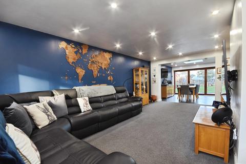 4 bedroom detached house for sale, Caulfield Road, Shoeburyness, Southend-on-Sea, Essex, SS3