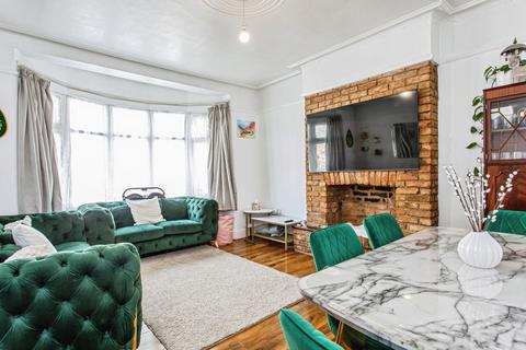 3 bedroom bungalow for sale, Glenwood Avenue, Westcliff On Sea, Essex, SS0