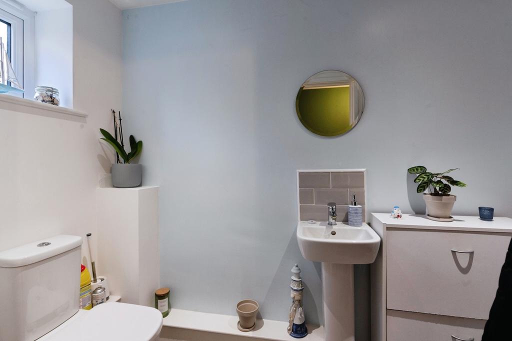 Cloakroom/Wc