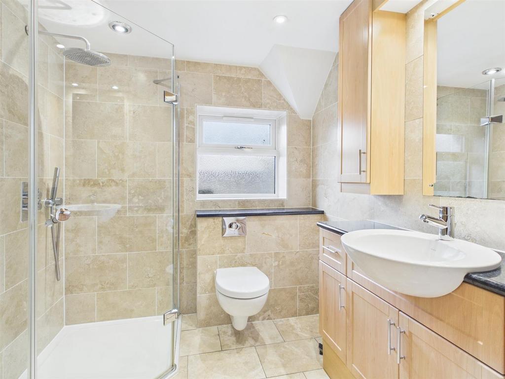 Bedroom 1 En-suite