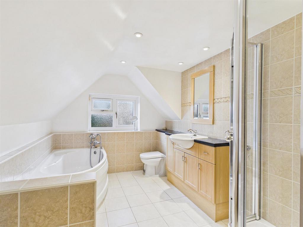 Bedroom 2 En-suite