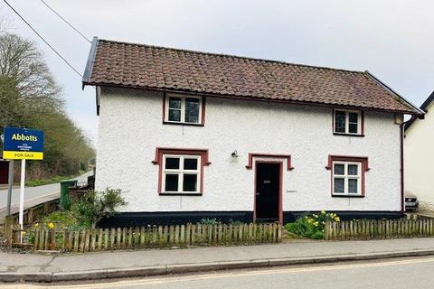2 bedroom detached house for sale, Bridge Street, Carbrooke, Thetford, Norfolk, IP25