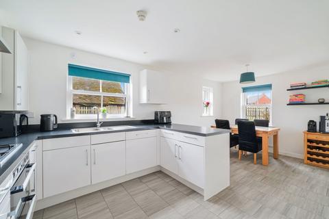 undefined, Meath Green Farm Close, Horley RH6
