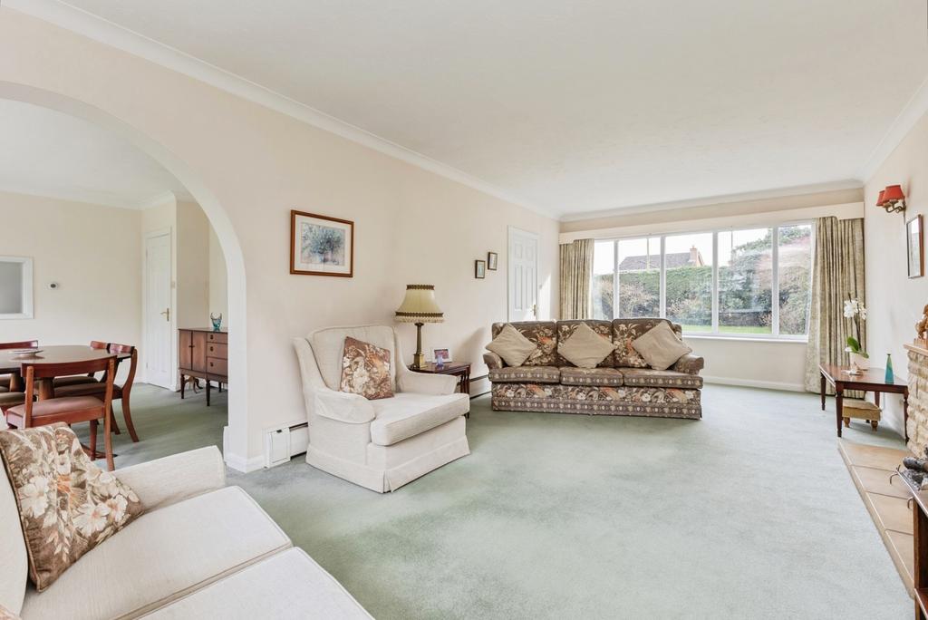 Lounge &amp; Dining Room