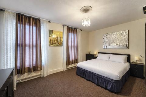 1 bedroom apartment for sale, Lorne Road, London