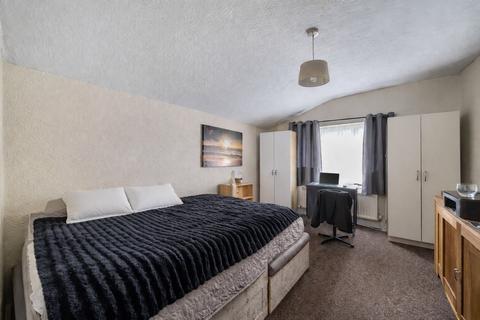 1 bedroom apartment for sale, Lorne Road, London