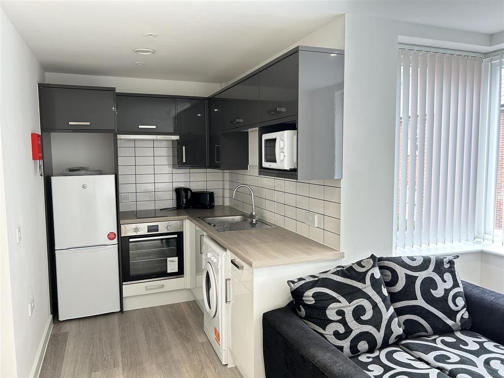 Kitchen 2.JPG