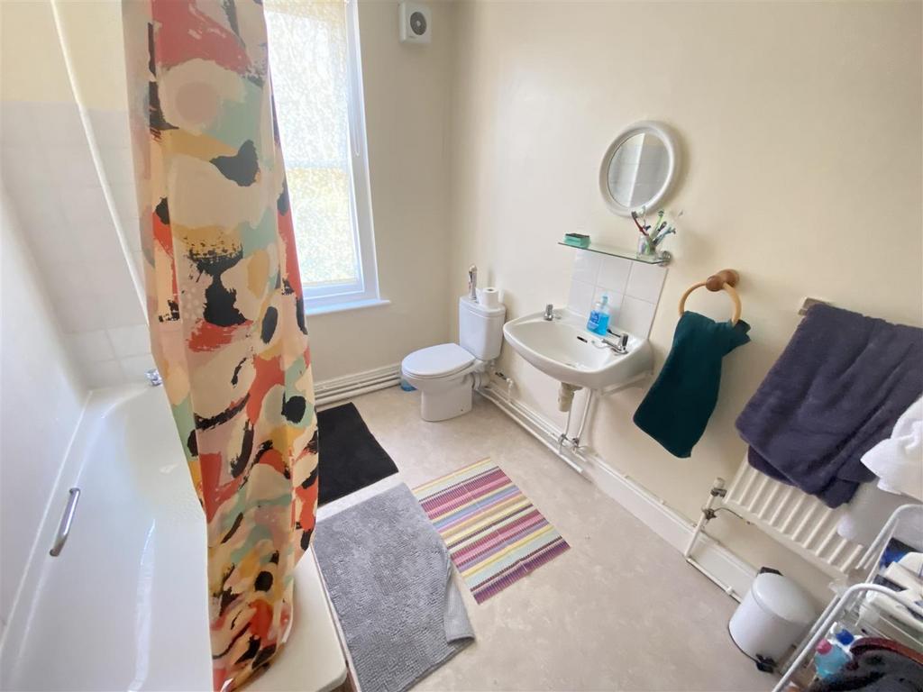 Bathroom.JPG