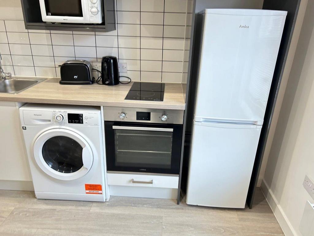 KITCHEN 1.jpg