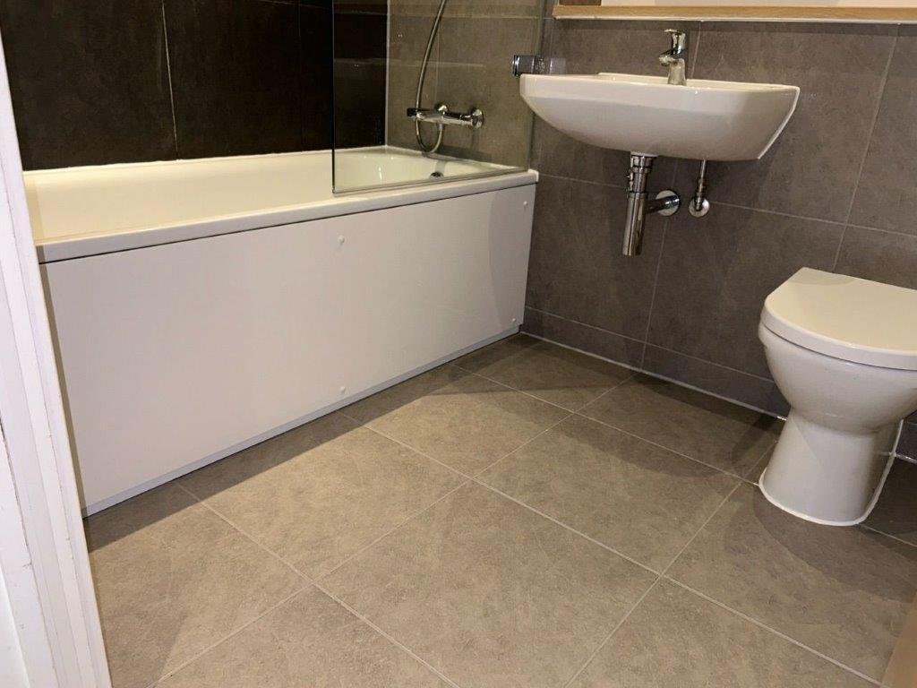 BATHROOM 1.2.jpg