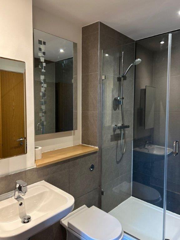 TF SHOWER ROOM 1.0.jpg