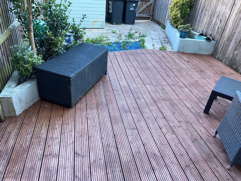 REAR GARDEN DECKING.jpg