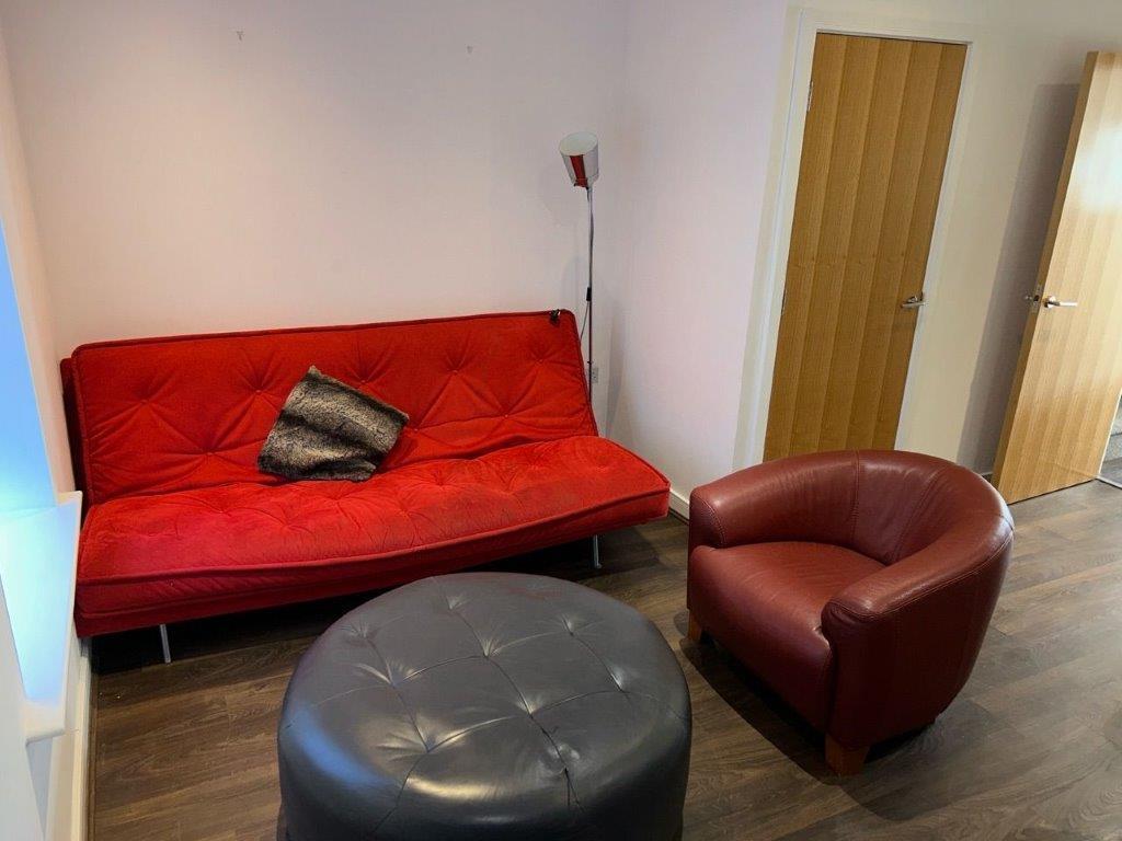 LOUNGE 1.4.jpg