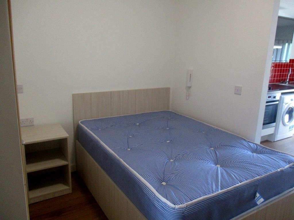 7 Kiln Court Bedroom 2017.jpg